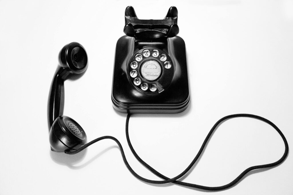 1. A fogyasztók inkább telefonon beszélnek, mert az hatékony és eredményes